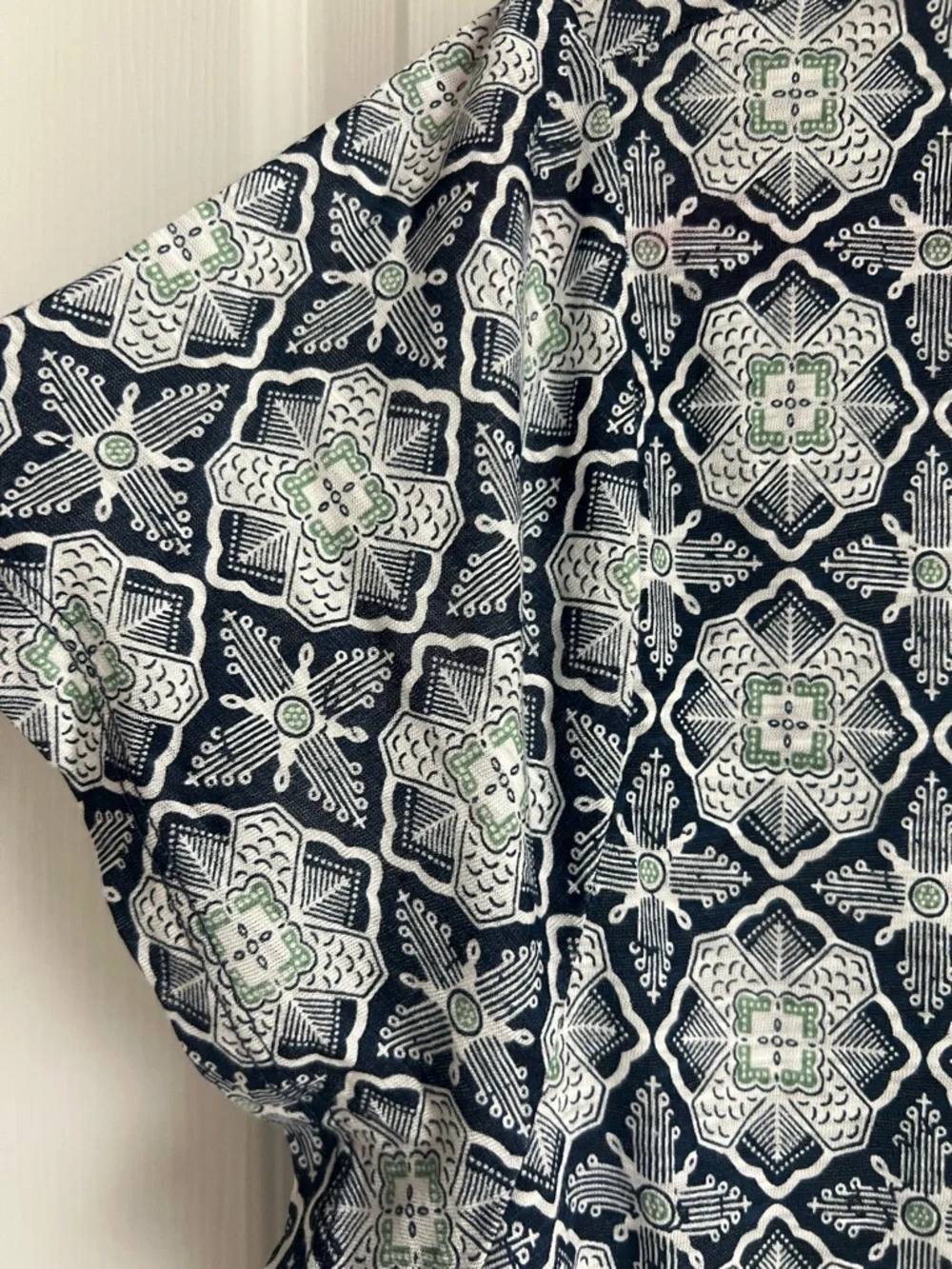 Lucky Brand Black & Green Printed Short Sleeve Tunic - Picture 4 of 6